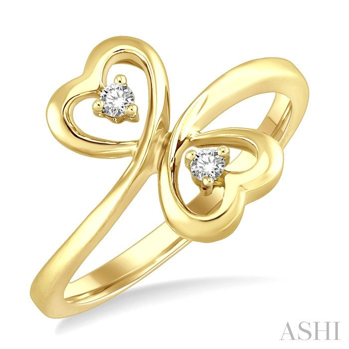 1/20 Ctw Round Cut Dual Heart Diamond Ring in 14K Yellow Gold