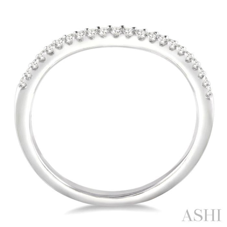 1/6 Ctw Round Cut Diamond Wedding Band in 14K White Gold
