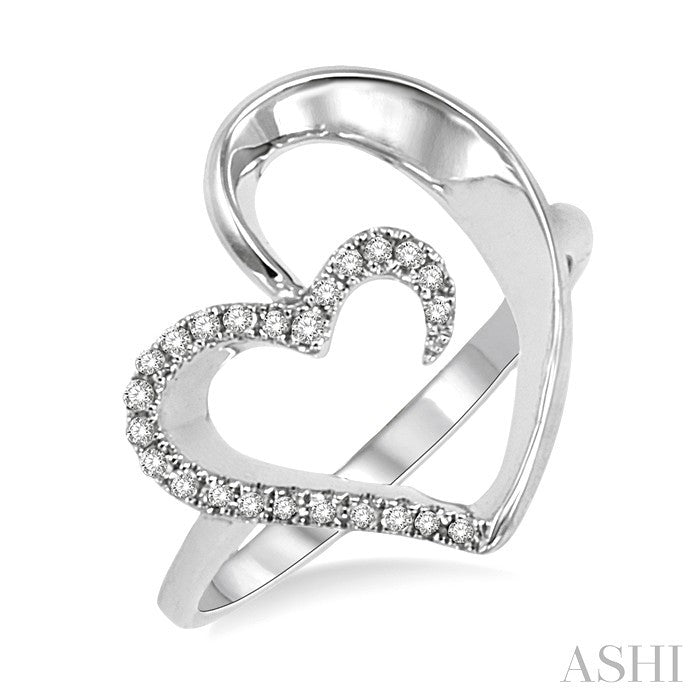 1/10 Ctw Round Cut Diamond Heart Shape Ring in 14K White Gold