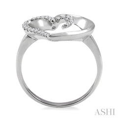 1/10 Ctw Round Cut Diamond Heart Shape Ring in 14K White Gold
