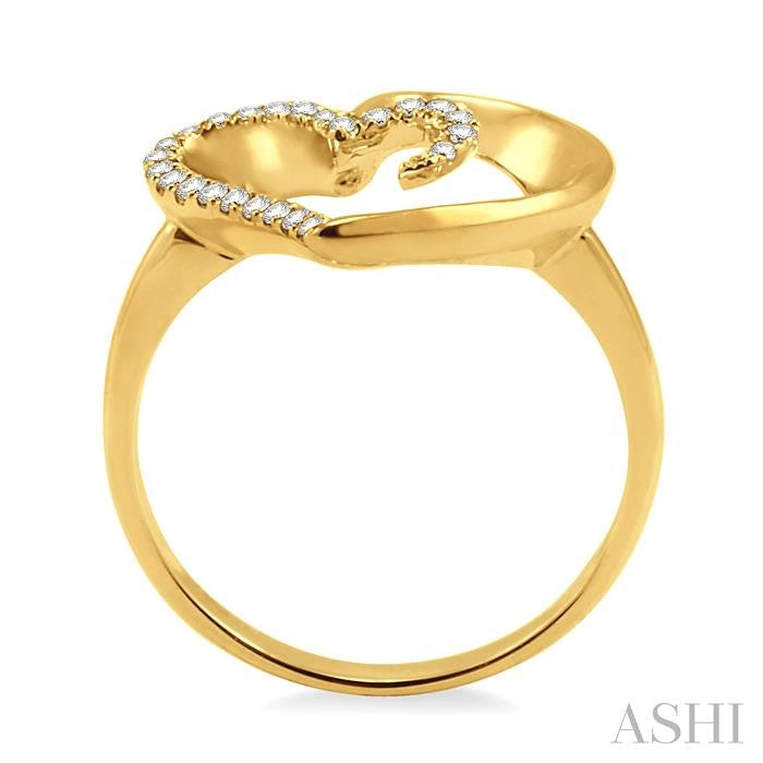 1/10 Ctw Round Cut Diamond Heart Shape Ring in 10K Yellow Gold