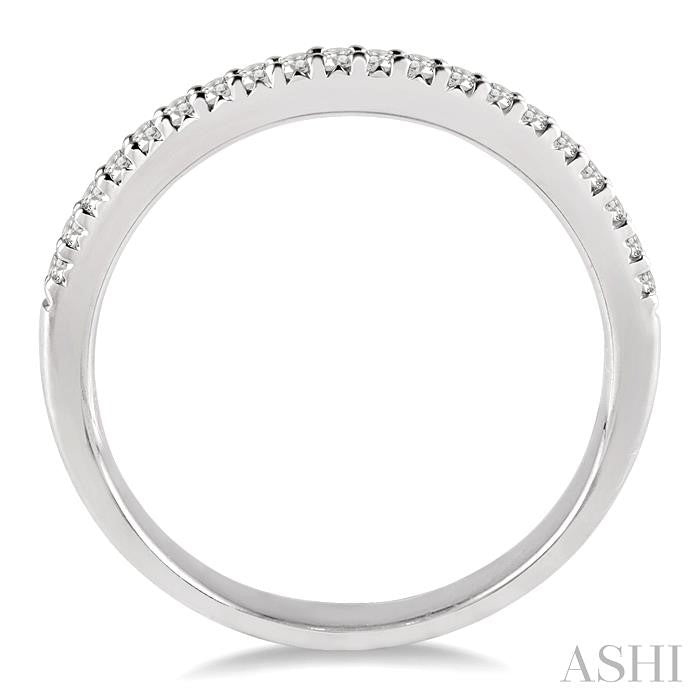 1/6 Ctw Round Cut Diamond Wedding Band in Platinum