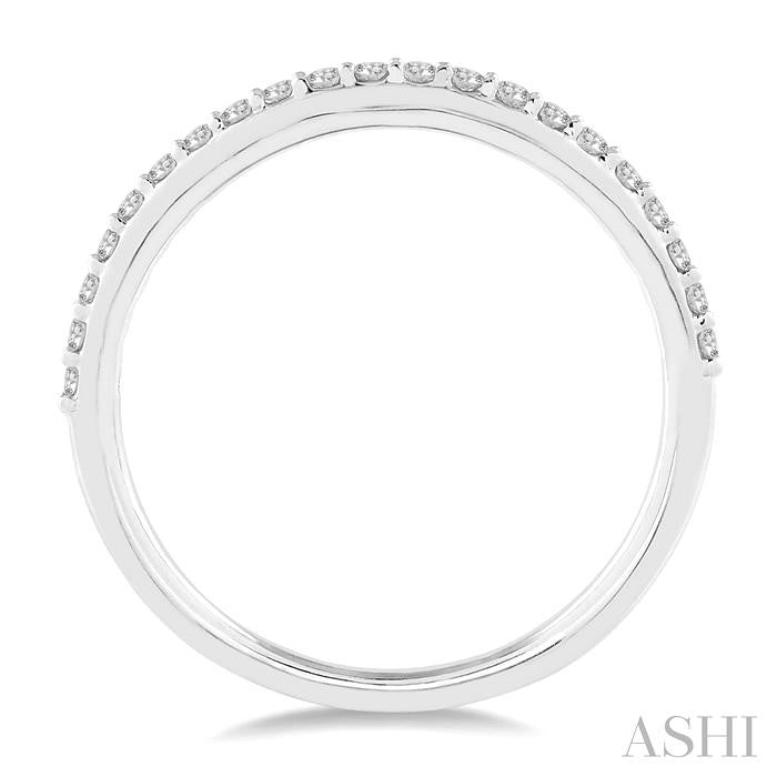 1/5 Ctw Round Cut Diamond Wedding Band in 14K White Gold