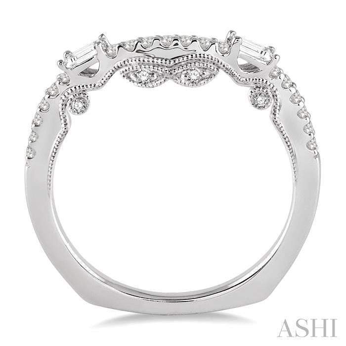 1/3 Ctw Round Cut Diamond Wedding Band in 14K White Gold
