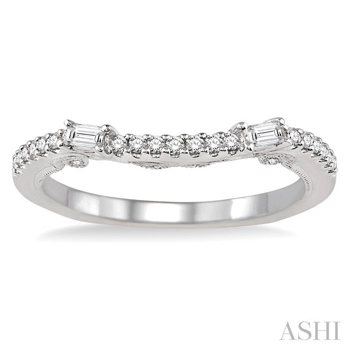 1/4 Ctw Round Cut Diamond Wedding Band in 14K White Gold