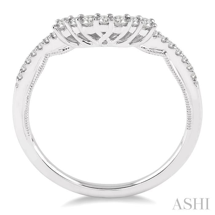 1/5 Ctw Round Cut Diamond Wedding Band in 14K White Gold
