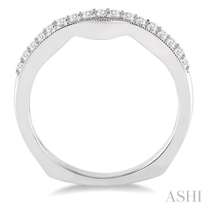 1/4 Ctw Round Cut Diamond Wedding Band in 14K White Gold