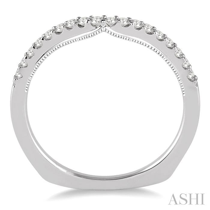 1/4 Ctw Round Cut Diamond Wedding Band in Platinum