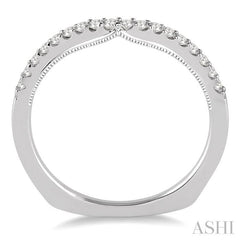 1/4 Ctw Round Cut Diamond Wedding Band in Platinum