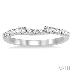 1/2 Ctw Round Cut Diamond Wedding Band in Platinum