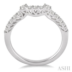 1/2 Ctw Round Cut Diamond Wedding Band in Platinum