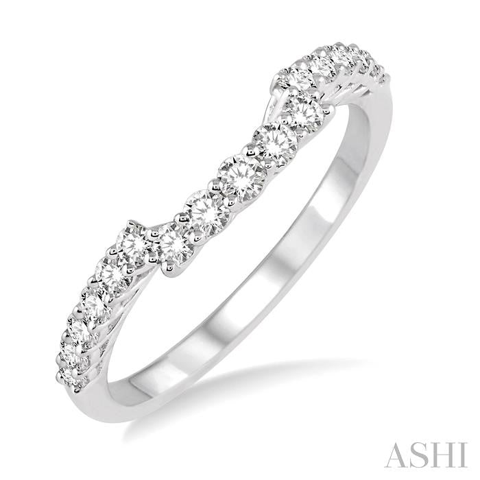 1/2 Ctw Round Cut Diamond Wedding Band in 14K White Gold