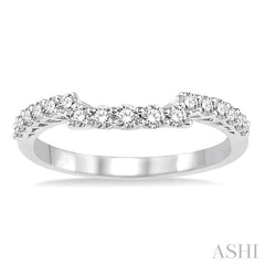 1/2 Ctw Round Cut Diamond Wedding Band in 14K White Gold