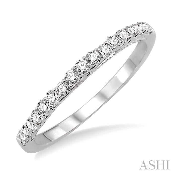 1/4 Ctw Round Cut Diamond Wedding Band in 14K White Gold