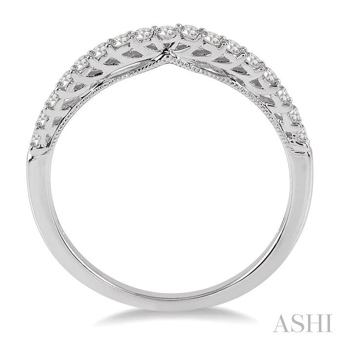 1/4 Ctw Round Cut Diamond Wedding Band in 14K White Gold