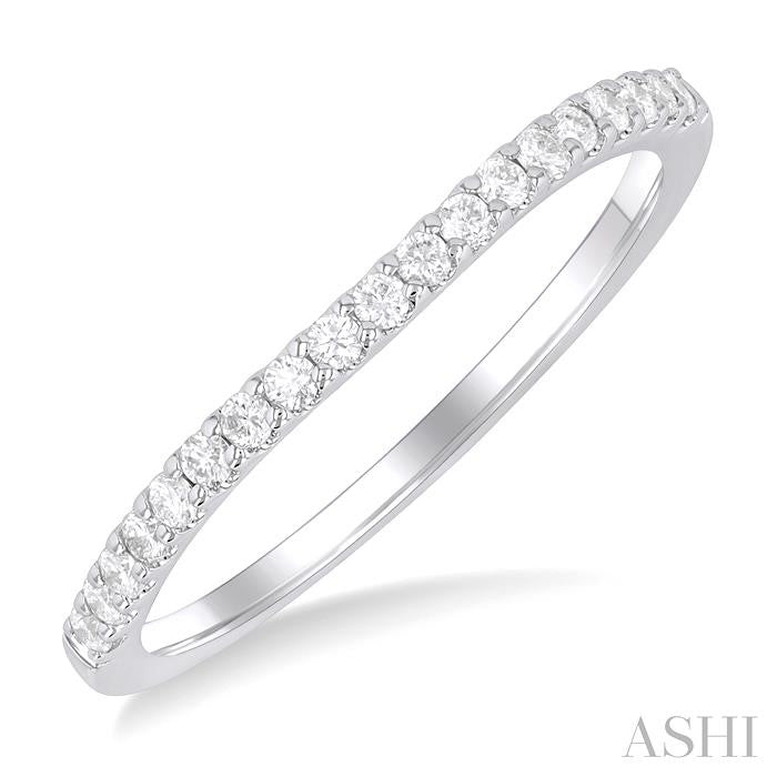 1/5 Ctw Round Cut Diamond Wedding Band in 14K White Gold