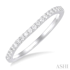 1/5 Ctw Round Cut Diamond Wedding Band in 14K White Gold