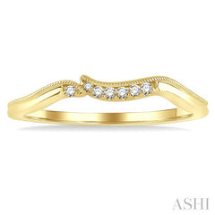 1/20 Ctw Round Cut Diamond Wedding Band in 14K Yellow Gold
