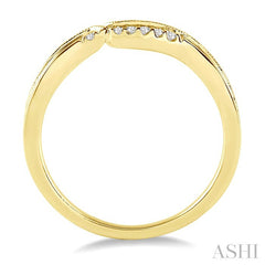 1/20 Ctw Round Cut Diamond Wedding Band in 14K Yellow Gold
