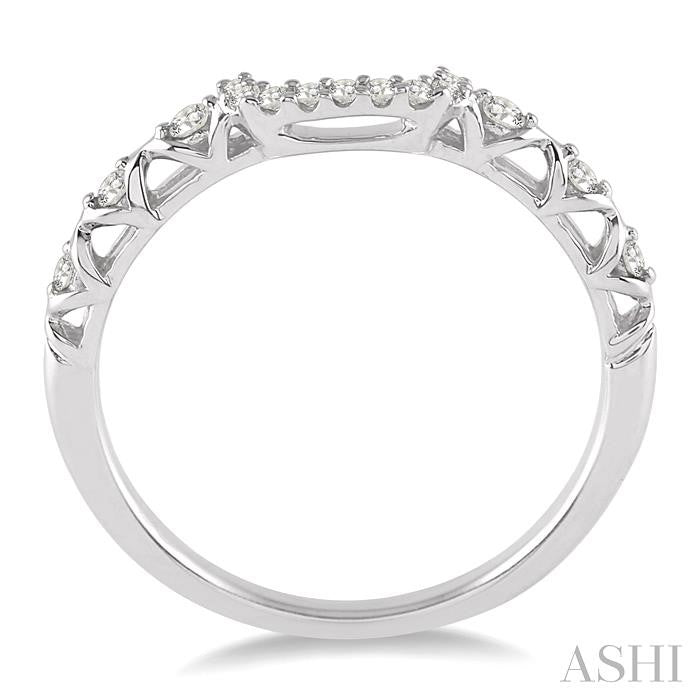 1/6 Ctw Round Cut Diamond Wedding Band in 14K White Gold