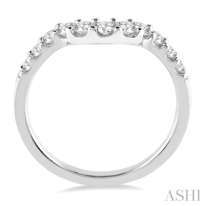 1/2 Ctw Round Cut Diamond Wedding Band in 14K White Gold