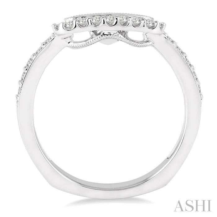 1/4 Ctw Round Cut Diamond Wedding Band in 14K White Gold
