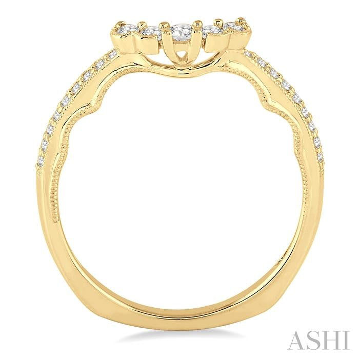 1/4 Ctw Round Cut Diamond Wedding Band in 14K Yellow Gold
