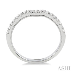 1/4 Ctw Round Cut Diamond Wedding Band in 14K White Gold