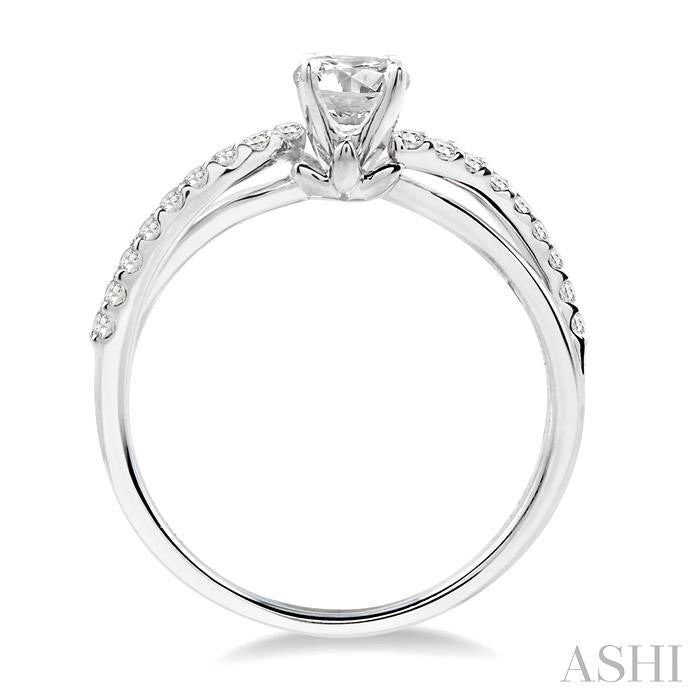1/2 Ctw Diamond Engagement Ring with 1/4 Ct Round Cut Center Stone in 14K White Gold
