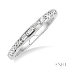 1/4 Ctw Round Cut Diamond Wedding Band in 14K White Gold