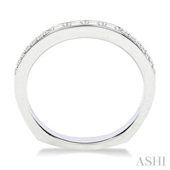 1/4 Ctw Round Cut Diamond Wedding Band in 14K White Gold