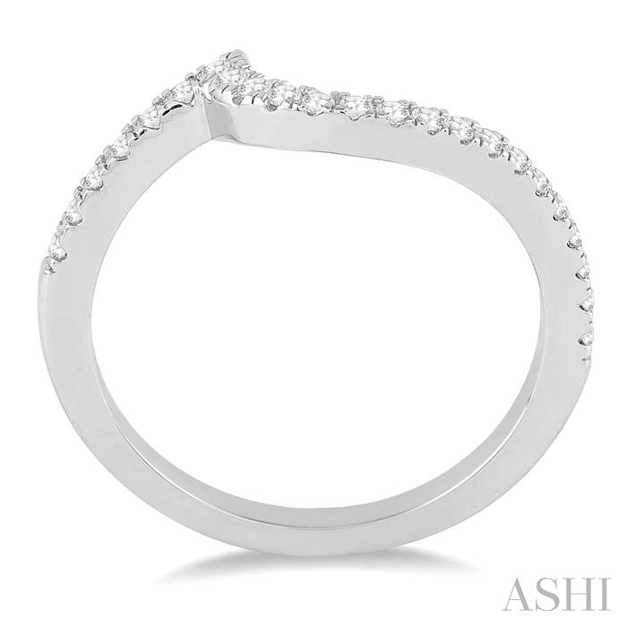 1/5 Ctw Round Cut Diamond Wedding Band in 14K White Gold