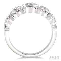 1/4 Ctw Round Cut Diamond Wedding Band in 14K White Gold