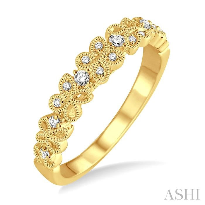 1/10 Ctw Round Cut Diamond Wedding Band in 14K Yellow Gold