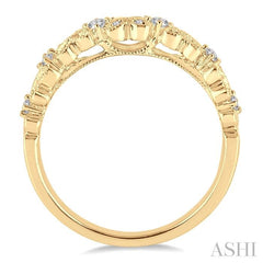 1/10 Ctw Round Cut Diamond Wedding Band in 14K Yellow Gold