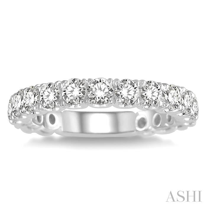 3/4 Ctw Round Cut Diamond Wedding Band in 14K White Gold