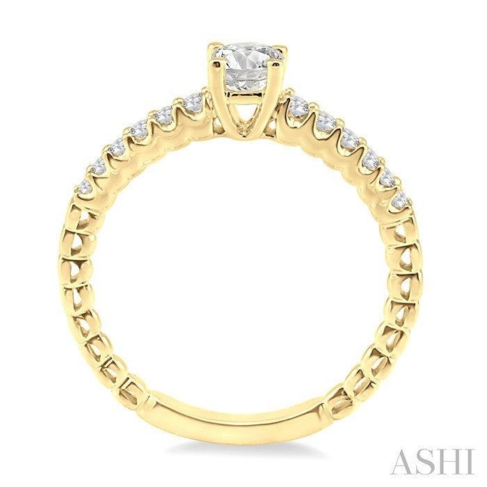 1/2 Ctw Diamond Engagement Ring with 1/4 Ct Round Cut Center Stone in 14K Yellow Gold
