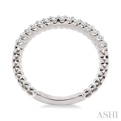 1/4 Ctw Round Cut Diamond Matching Wedding Band in 14K White Gold