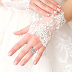 1 Ctw Diamond Wedding Set with 7/8 Ctw Round Cut Engagement Ring and 1/10 Ctw Wedding Band in 14K White Gold