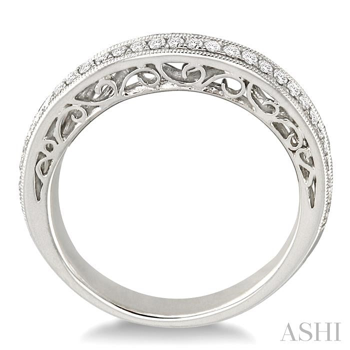 1/4 Ctw Round Cut Diamond Wedding Band in 14K White Gold