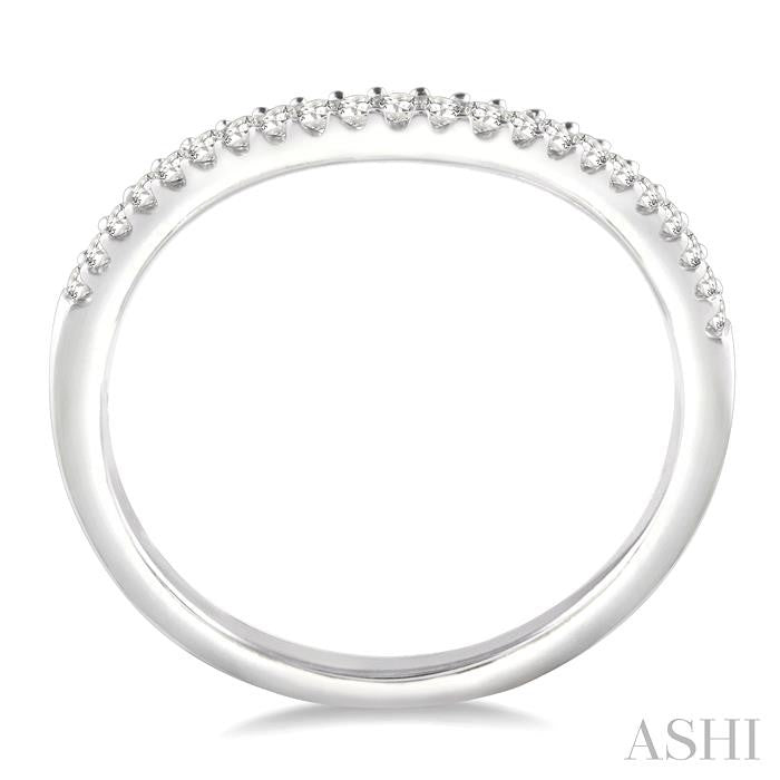 1/6 Ctw Round Cut Diamond Wedding Band in 14K White Gold