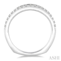 1/4 Ctw Round Cut Diamond Wedding Band in 14K White Gold