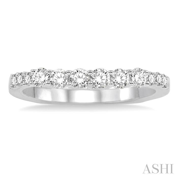 1/2 Ctw Round Cut Diamond Wedding Band in 14K White Gold