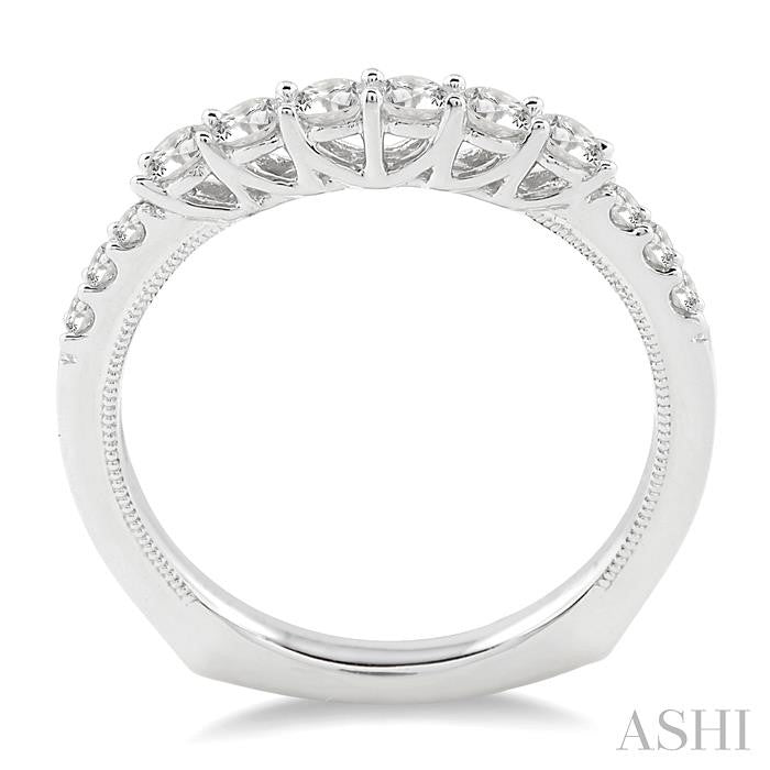 1/2 Ctw Round Cut Diamond Wedding Band in 14K White Gold