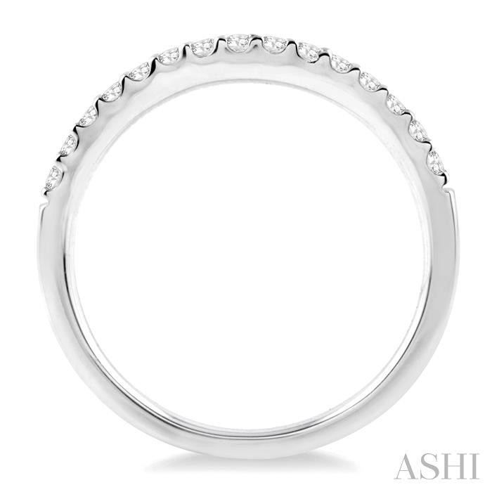 1/4 Ctw Round Cut Diamond Wedding Band in 14K White Gold
