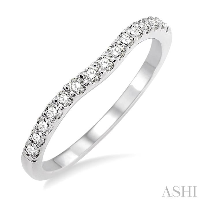 1/4 Ctw Round Cut Diamond Wedding Band in Platinum