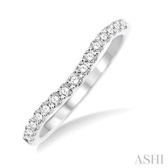 1/4 Ctw Round Cut Diamond Wedding Band in Platinum