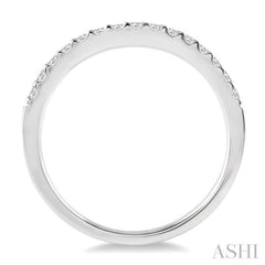 1/4 Ctw Round Cut Diamond Wedding Band in Platinum