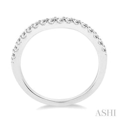 1/4 Ctw Round Cut Diamond Wedding Band in 14K White Gold