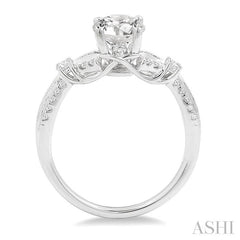 7/8 Ctw Diamond Engagement Ring with 5/8 Ct Round Cut Center Stone in 14K White Gold